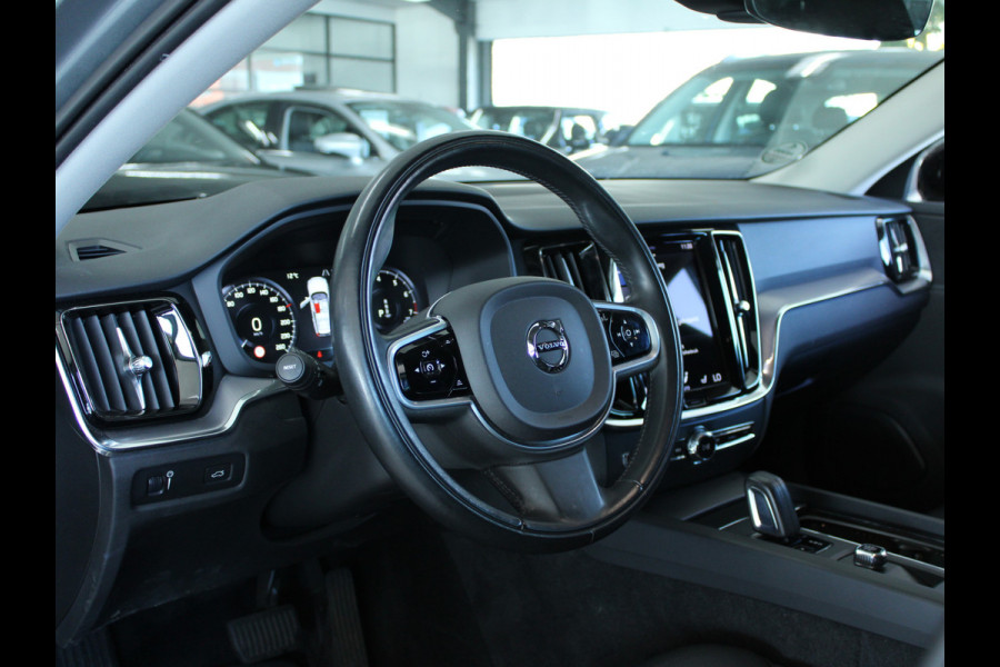 Volvo V60 2.0 B3 Business Pro 1E  EIG | LEDER | STUURWIEL VERW | STOELVERW | CARPLAY | CAMERA | TREKHAAK |