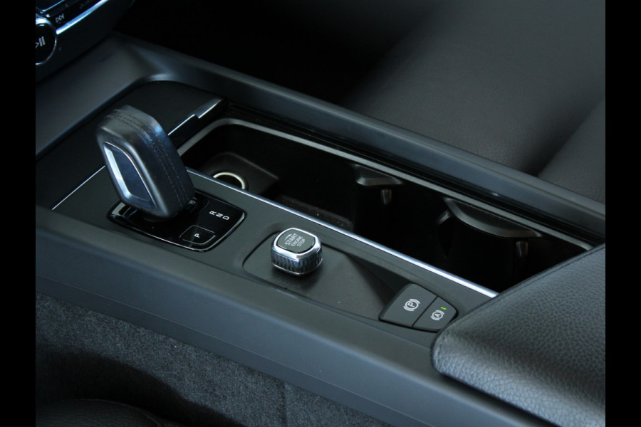 Volvo V60 2.0 B3 Business Pro 1E  EIG | LEDER | STUURWIEL VERW | STOELVERW | CARPLAY | CAMERA | TREKHAAK |