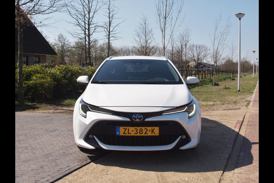 Toyota Corolla Touring Sports 1.8 Hybrid Business Intro | Camera | Head-up display | Cruise Control | Trekhaak |