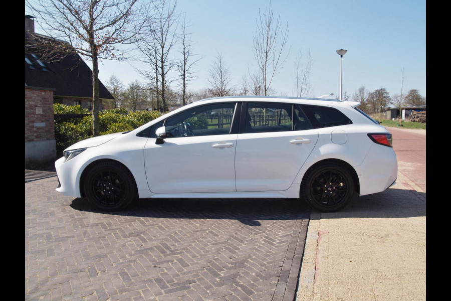 Toyota Corolla Touring Sports 1.8 Hybrid Business Intro | Camera | Head-up display | Cruise Control | Trekhaak |