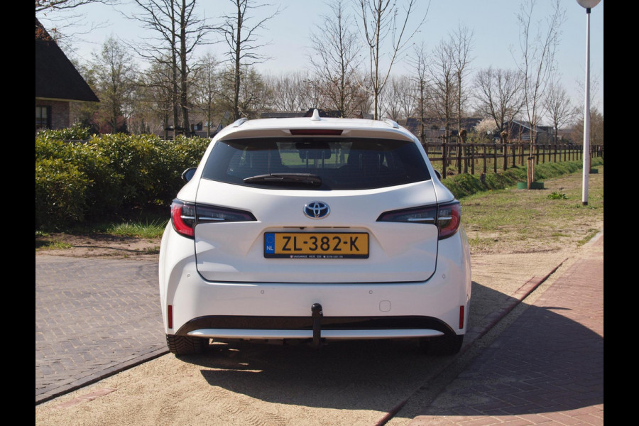 Toyota Corolla Touring Sports 1.8 Hybrid Business Intro | Camera | Head-up display | Cruise Control | Trekhaak |