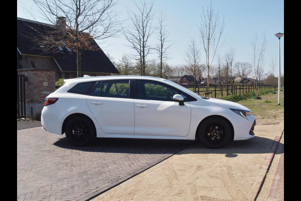 Toyota Corolla Touring Sports 1.8 Hybrid Business Intro | Camera | Head-up display | Cruise Control | Trekhaak |