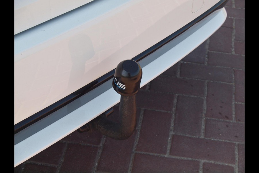 Toyota Corolla Touring Sports 1.8 Hybrid Business Intro | Camera | Head-up display | Cruise Control | Trekhaak |