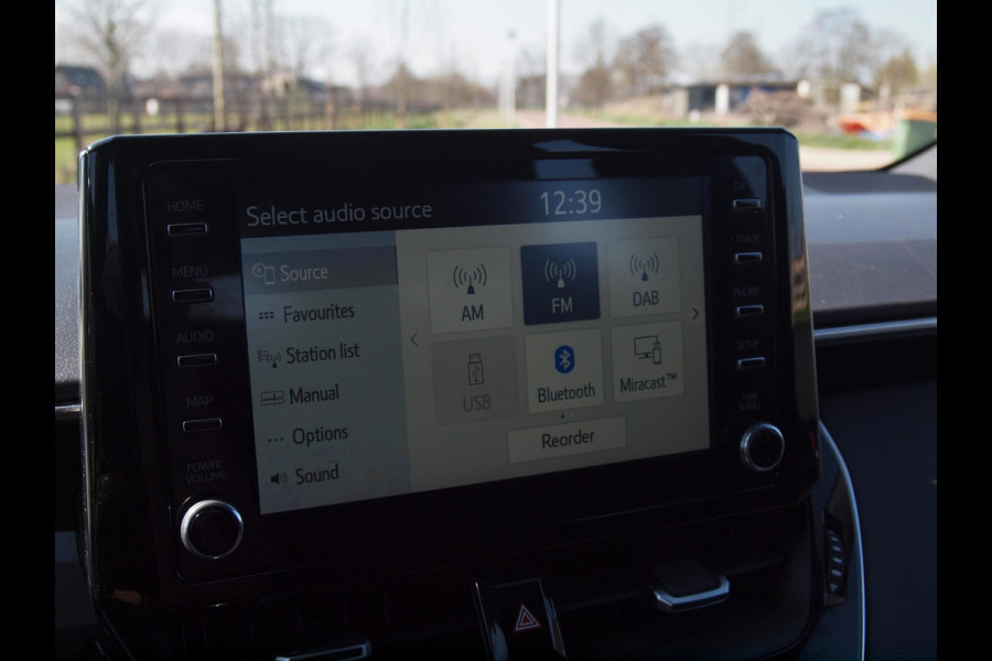 Toyota Corolla Touring Sports 1.8 Hybrid Business Intro | Camera | Head-up display | Cruise Control | Trekhaak |