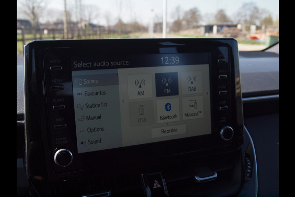 Toyota Corolla Touring Sports 1.8 Hybrid Business Intro | Camera | Head-up display | Cruise Control | Trekhaak |
