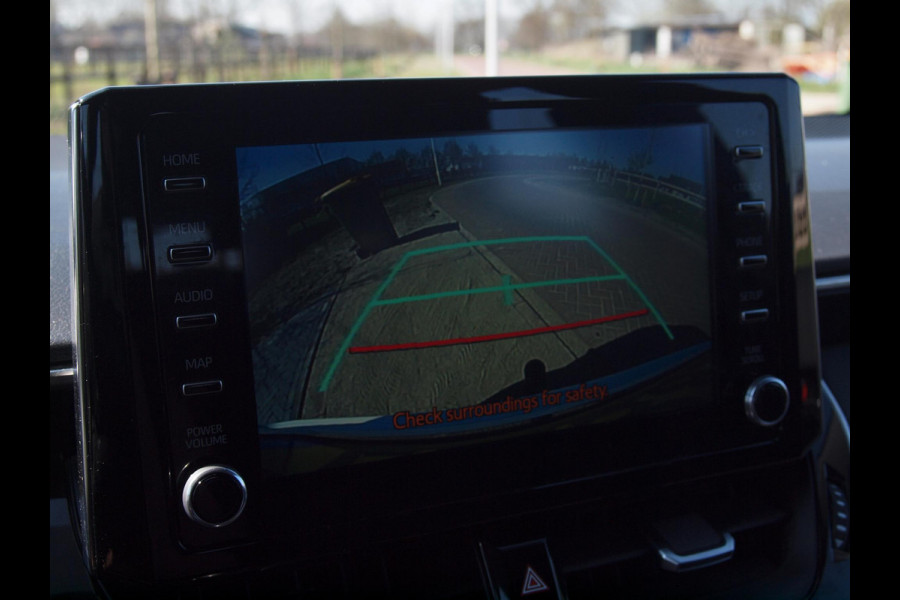 Toyota Corolla Touring Sports 1.8 Hybrid Business Intro | Camera | Head-up display | Cruise Control | Trekhaak |