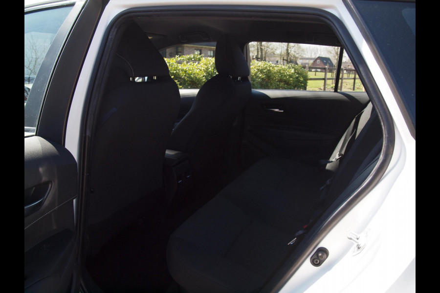 Toyota Corolla Touring Sports 1.8 Hybrid Business Intro | Camera | Head-up display | Cruise Control | Trekhaak |