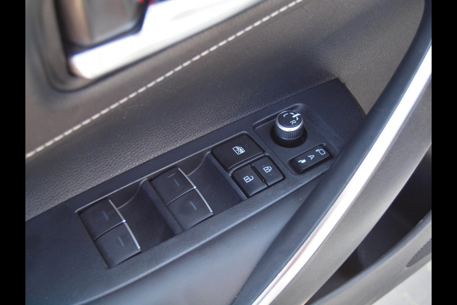 Toyota Corolla Touring Sports 1.8 Hybrid Business Intro | Camera | Head-up display | Cruise Control | Trekhaak |
