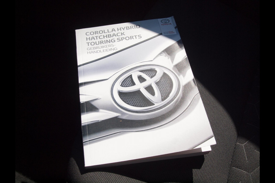 Toyota Corolla Touring Sports 1.8 Hybrid Business Intro | Camera | Head-up display | Cruise Control | Trekhaak |