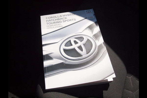 Toyota Corolla Touring Sports 1.8 Hybrid Business Intro | Camera | Head-up display | Cruise Control | Trekhaak |
