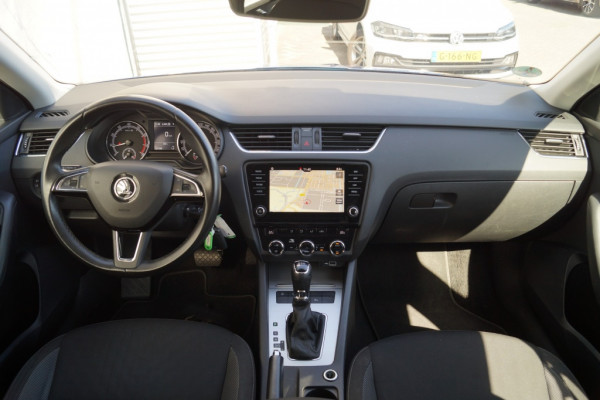 Škoda Octavia Combi 1.5 TSI 150pk DSG Business Edition -NAVI-ECC-