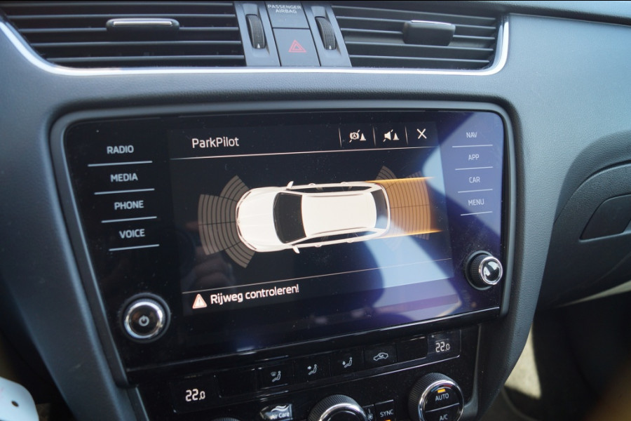 Škoda Octavia Combi 1.5 TSI 150pk DSG Business Edition -NAVI-ECC-