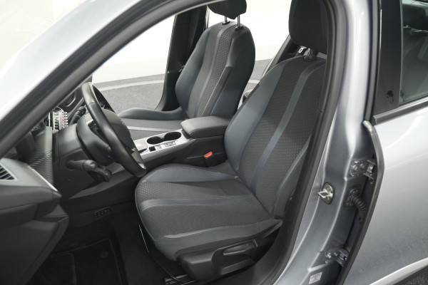 Peugeot e-2008 EV Allure 50 kWh | Camera | Adaptieve Cruise Control | Stoelverwarming | Navigatie