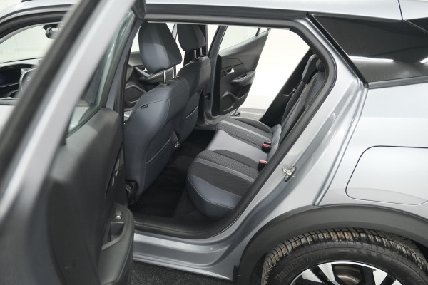 Peugeot e-2008 EV Allure 50 kWh | Camera | Adaptieve Cruise Control | Stoelverwarming | Navigatie