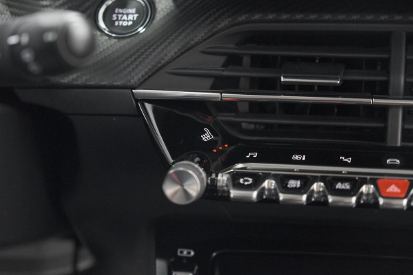 Peugeot e-2008 EV Allure 50 kWh | Camera | Adaptieve Cruise Control | Stoelverwarming | Navigatie