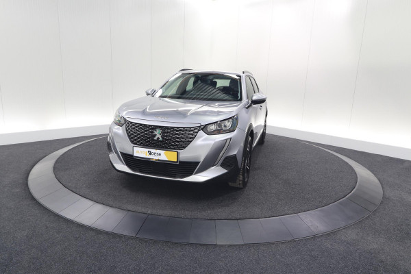 Peugeot e-2008 EV Allure 50 kWh | Camera | Adaptieve Cruise Control | Stoelverwarming | Navigatie