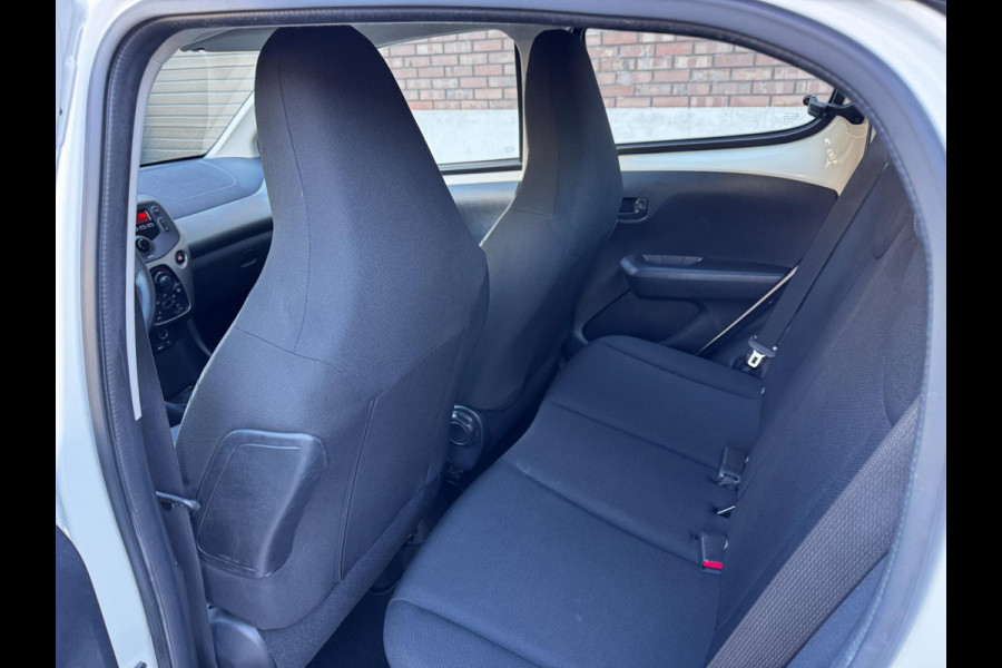 Peugeot 108 1.0 e-VTi Active / Airco / Bluetooth / NED-108 / Peugeot dealer onderhouden / C.V. met Afstandsbediening