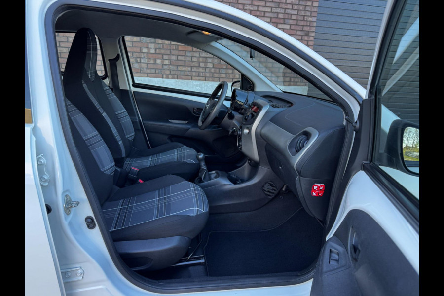 Peugeot 108 1.0 e-VTi Active / Airco / Bluetooth / NED-108 / Peugeot dealer onderhouden / C.V. met Afstandsbediening
