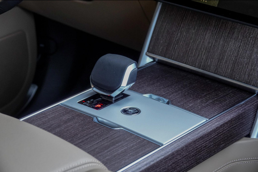 Land Rover Range Rover 3.0 P460e HSE PHEV *Meridian / Panorama / Surround-View / HUD / Stoelventilatie / Soft-Close*
