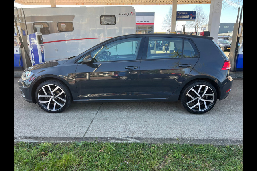 Volkswagen Golf 1.0 TSI Trendline ACTERUITCAMERA,APPEL CARPLAY,NIEUW KETTING
