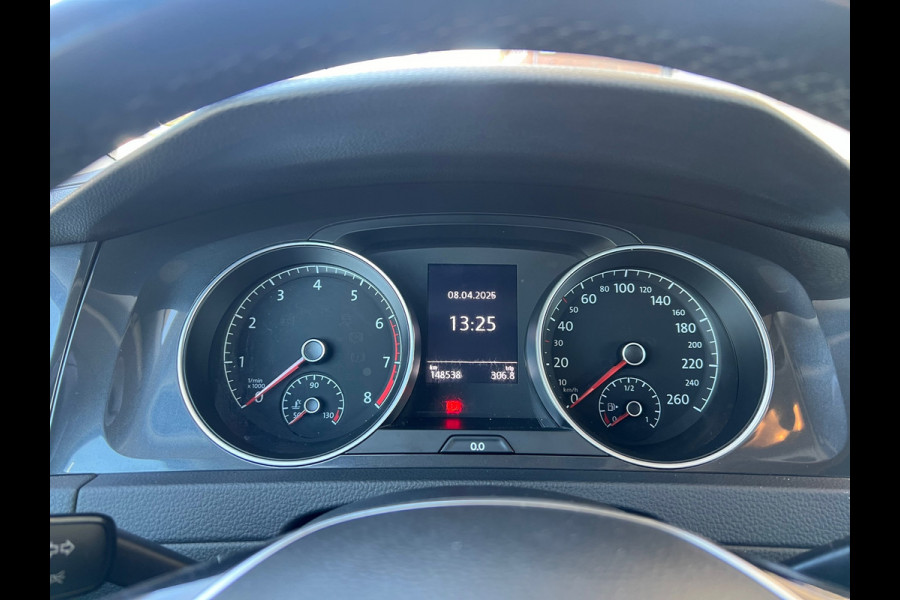 Volkswagen Golf 1.0 TSI Trendline ACTERUITCAMERA,APPEL CARPLAY,NIEUW KETTING