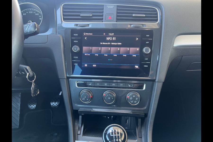 Volkswagen Golf 1.0 TSI Trendline ACTERUITCAMERA,APPEL CARPLAY,NIEUW KETTING