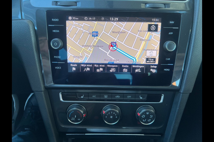 Volkswagen Golf 1.0 TSI Trendline ACTERUITCAMERA,APPEL CARPLAY,NIEUW KETTING