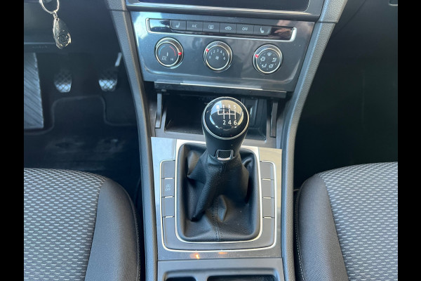 Volkswagen Golf 1.0 TSI Trendline ACTERUITCAMERA,APPEL CARPLAY,NIEUW KETTING