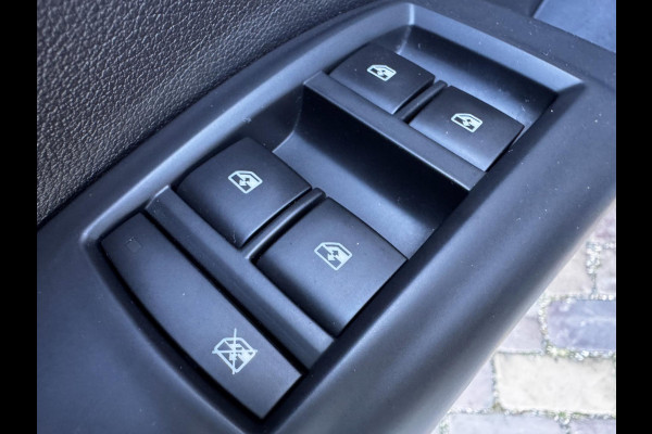 Opel Meriva 1.4 Turbo Blitz / 120 PK / Trekhaak / Navigatie / PDC Voor + Achter / Climate Control