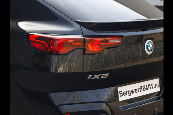 BMW iX2 xDrive30 M-Sport - Pano - Driving Ass - Harman Kardon - Memoryzetels