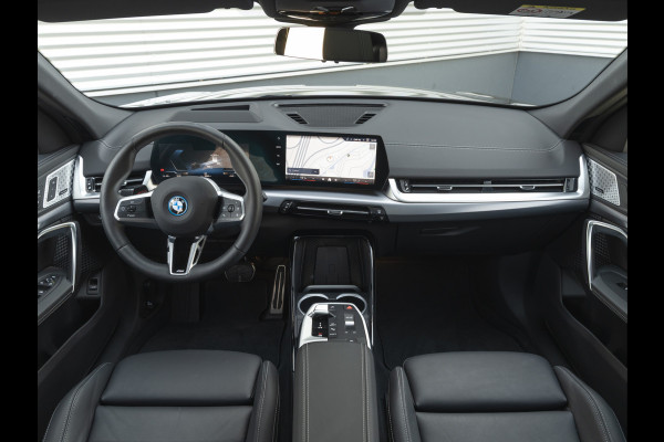 BMW iX2 xDrive30 M-Sport - Pano - Driving Ass - Harman Kardon - Memoryzetels