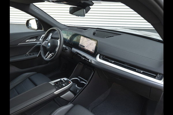 BMW iX2 xDrive30 M-Sport - Pano - Driving Ass - Harman Kardon - Memoryzetels