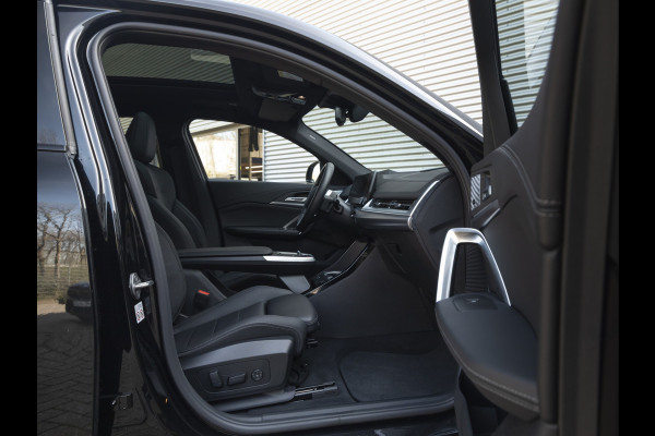 BMW iX2 xDrive30 M-Sport - Pano - Driving Ass - Harman Kardon - Memoryzetels