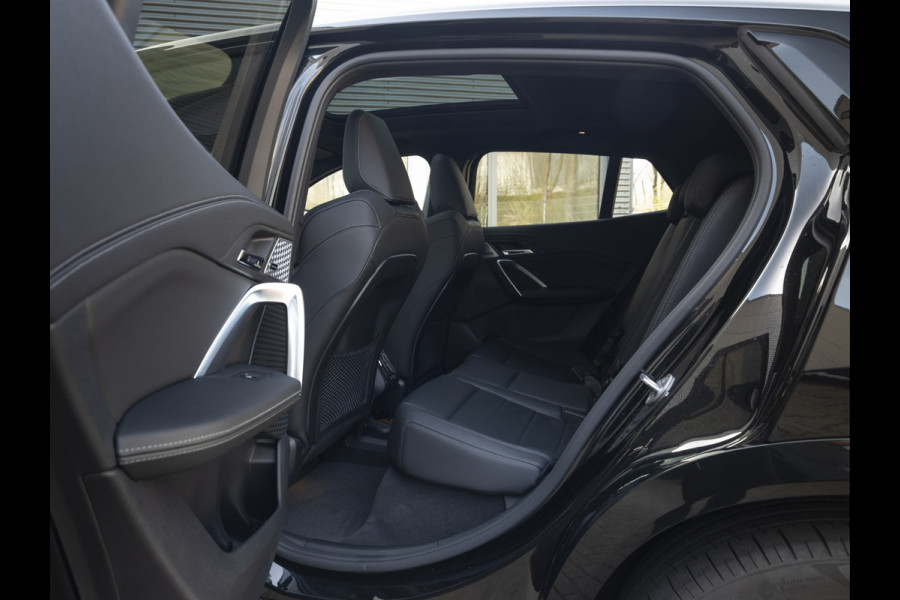 BMW iX2 xDrive30 M-Sport - Pano - Driving Ass - Harman Kardon - Memoryzetels