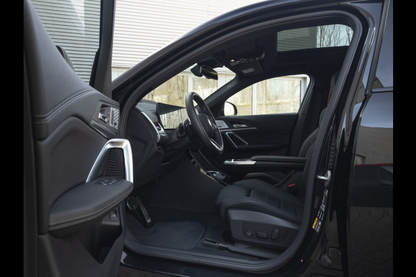 BMW iX2 xDrive30 M-Sport - Pano - Driving Ass - Harman Kardon - Memoryzetels