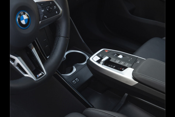 BMW iX2 xDrive30 M-Sport - Pano - Driving Ass - Harman Kardon - Memoryzetels