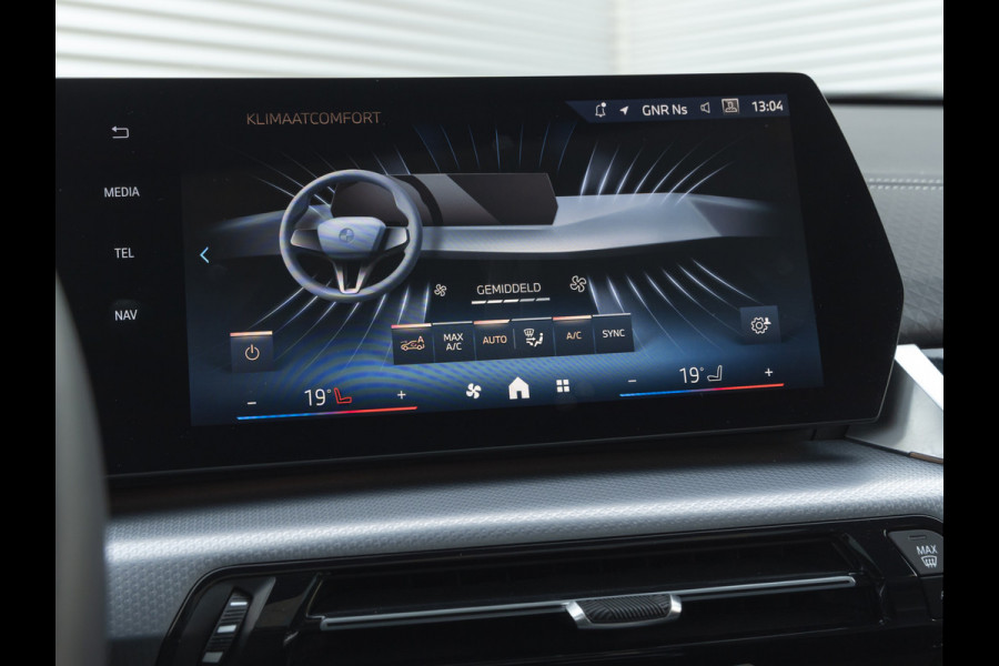 BMW iX2 xDrive30 M-Sport - Pano - Driving Ass - Harman Kardon - Memoryzetels