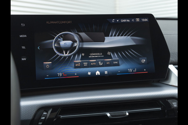 BMW iX2 xDrive30 M-Sport - Pano - Driving Ass - Harman Kardon - Memoryzetels
