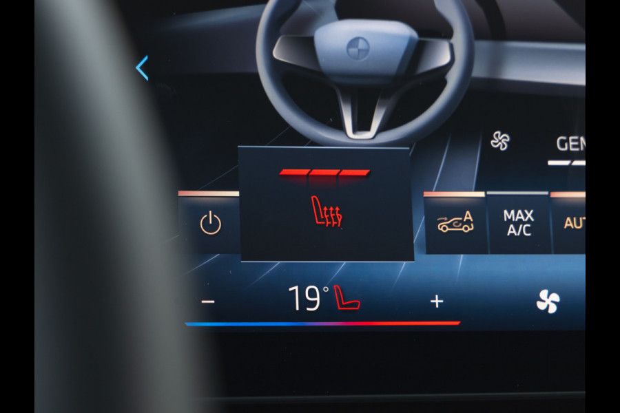 BMW iX2 xDrive30 M-Sport - Pano - Driving Ass - Harman Kardon - Memoryzetels