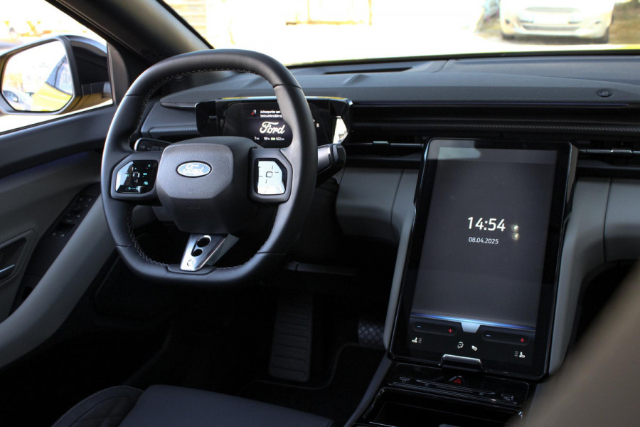Ford Capri Premium Extended Range RWD 77 kWh 286pk | Ford Voorraad | Driver Assistance Pack | Panoramadak |