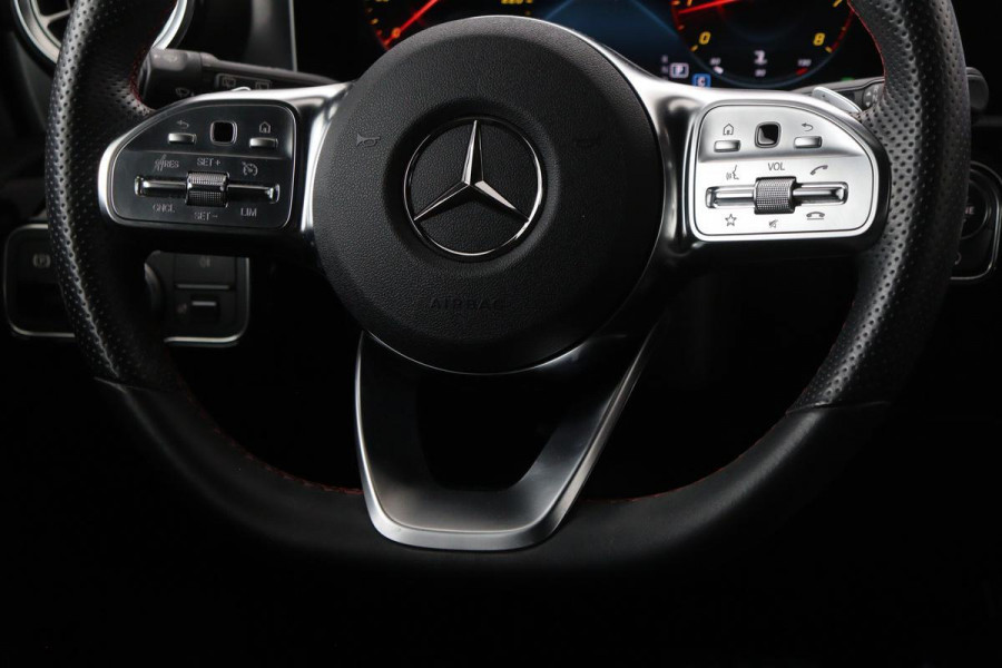 Mercedes-Benz A-Klasse 180 Business Solution AMG | Stoelverwarming | Carplay | Camera | Sfeerverlichting | Navigatie | Full LED | Leder/Alcantara | Widescreen