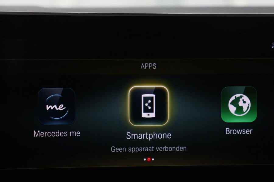 Mercedes-Benz A-Klasse 180 Business Solution AMG | Stoelverwarming | Carplay | Camera | Sfeerverlichting | Navigatie | Full LED | Leder/Alcantara | Widescreen