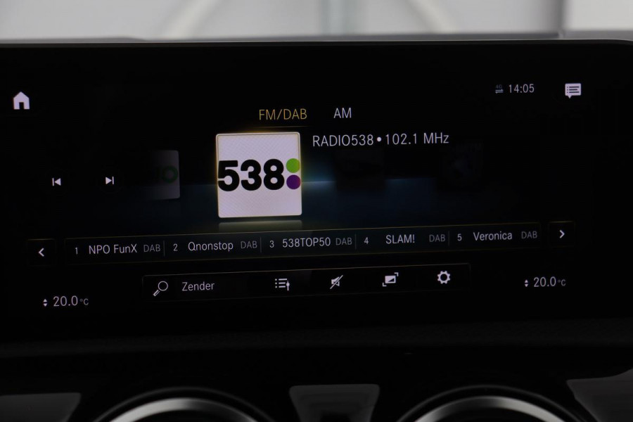 Mercedes-Benz A-Klasse 180 Business Solution AMG | Stoelverwarming | Carplay | Camera | Sfeerverlichting | Navigatie | Full LED | Leder/Alcantara | Widescreen