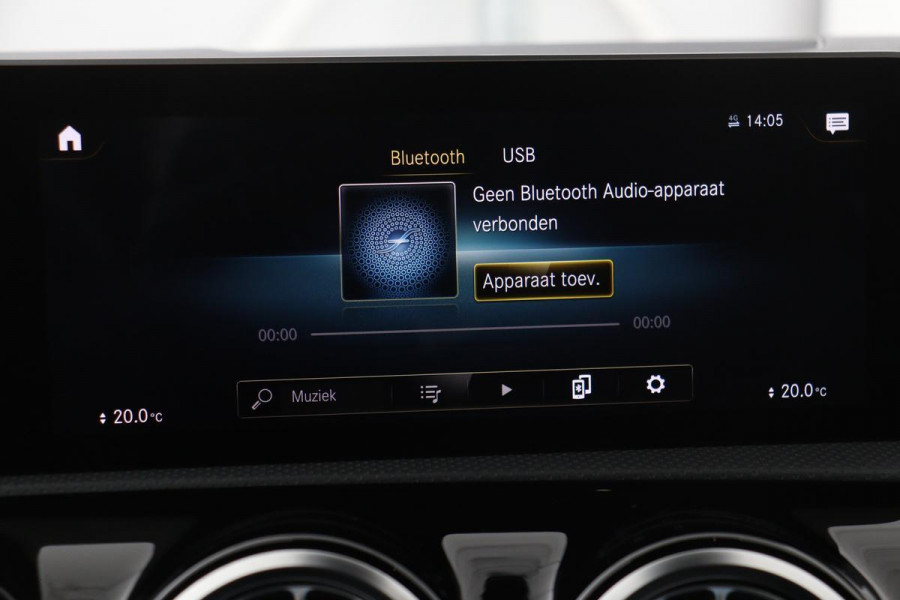 Mercedes-Benz A-Klasse 180 Business Solution AMG | Stoelverwarming | Carplay | Camera | Sfeerverlichting | Navigatie | Full LED | Leder/Alcantara | Widescreen