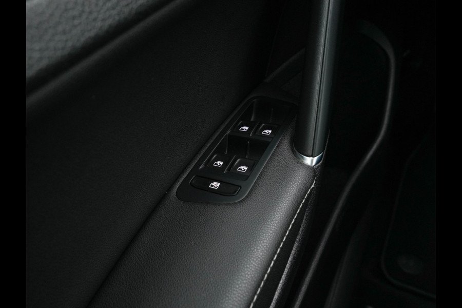 Volkswagen e-Golf E-DITION (INCL-BTW) *VIENNA-FULL-LEATHER | DIGI-COCKPIT | FULL-LED | ADAPTIVE-CRUISE | DYNAUDIO | NAVI-FULLMAP | CAMERA | DAB+ | SPORT-SEATS | HEATED-SEATS | CCS-FASTLOADER | ECC | PDC | 18''ALU*