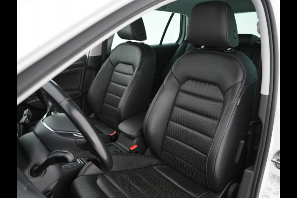 Volkswagen e-Golf E-DITION (INCL-BTW) *VIENNA-FULL-LEATHER | DIGI-COCKPIT | FULL-LED | ADAPTIVE-CRUISE | DYNAUDIO | NAVI-FULLMAP | CAMERA | DAB+ | SPORT-SEATS | HEATED-SEATS | CCS-FASTLOADER | ECC | PDC | 18''ALU*