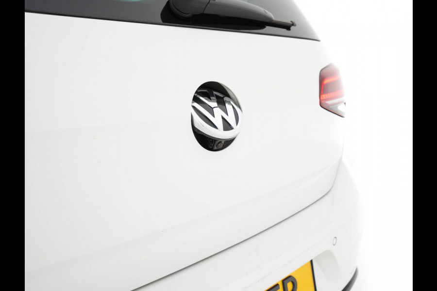 Volkswagen e-Golf E-DITION (INCL-BTW) *VIENNA-FULL-LEATHER | DIGI-COCKPIT | FULL-LED | ADAPTIVE-CRUISE | DYNAUDIO | NAVI-FULLMAP | CAMERA | DAB+ | SPORT-SEATS | HEATED-SEATS | CCS-FASTLOADER | ECC | PDC | 18''ALU*