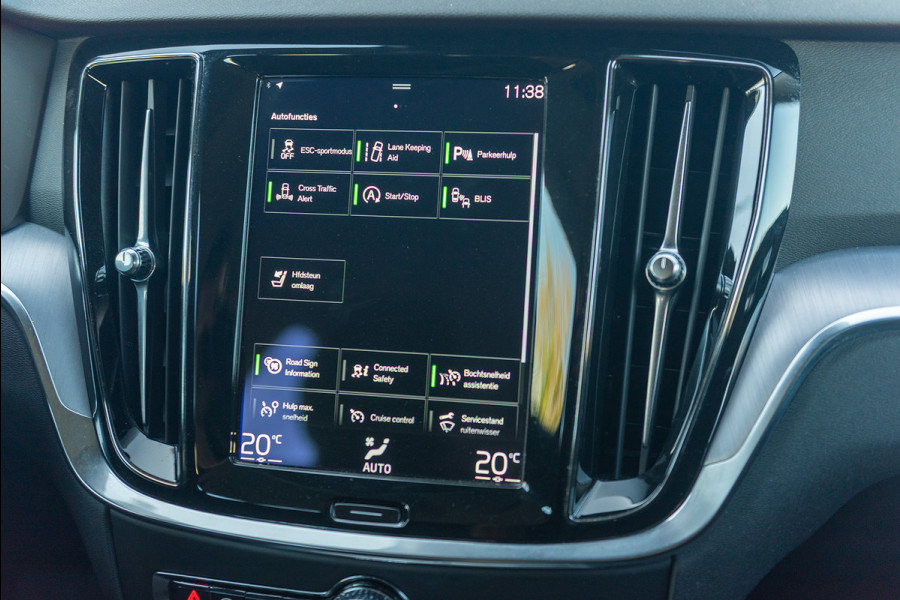Volvo V60 B3 Aut. Business Pro Parkeersensor CruiseControl DAB+ Navigatie 163pk