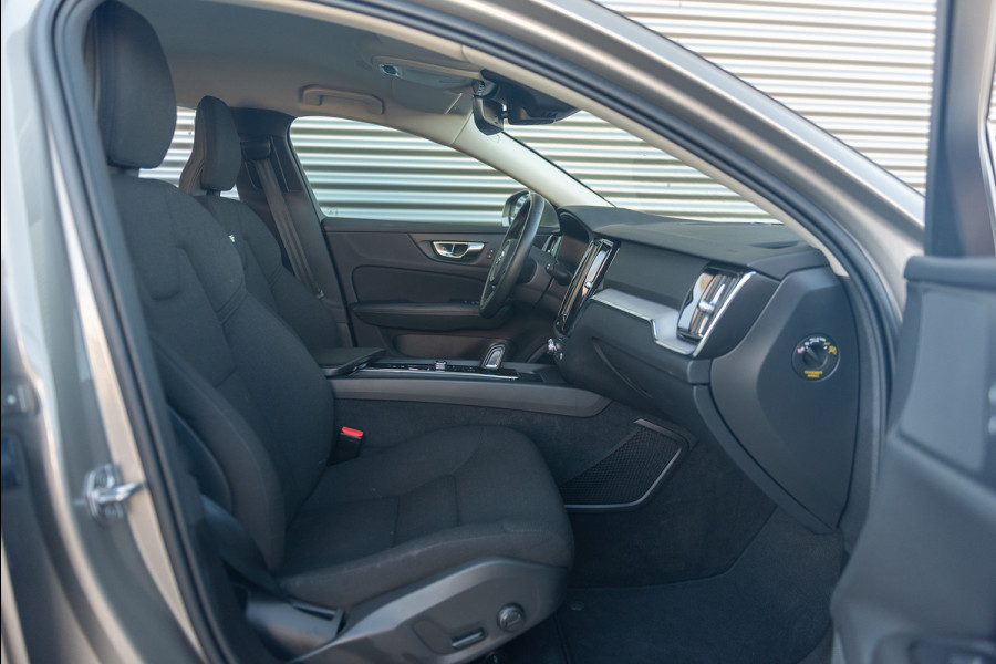Volvo V60 B3 Aut. Business Pro Parkeersensor CruiseControl DAB+ Navigatie 163pk