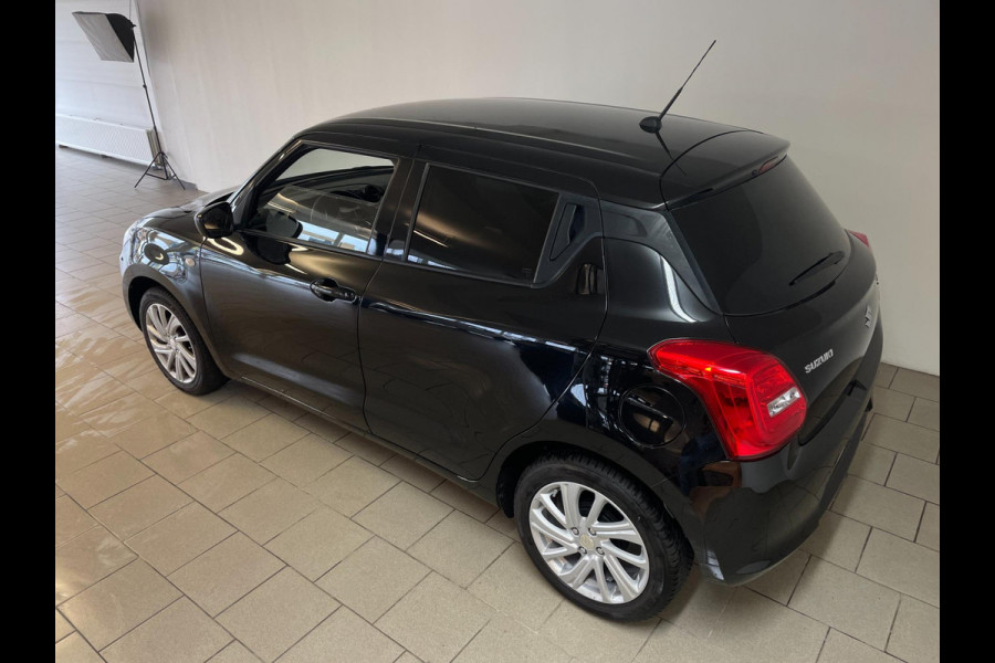 Suzuki Swift 1.2 Comfort Smart Hybrid AIRCO NAVI CRUISE BLUETOOTH GROOT SCHERM ELEK RAMEN CENT VERG VELGEN PDC NIEUWSTAAT